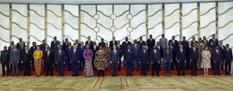 王毅会见非洲国家驻陆使节   吁团结合作