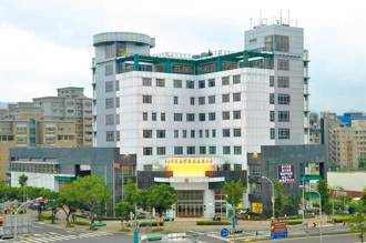 88會館案外案！南港警收賄查個資洩給郭哲敏  檢聲押禁見