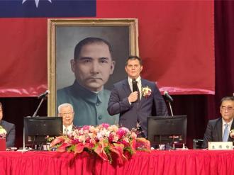 徐旭東獨子徐國安處女秀！股東會上讚老爸是超人 並承諾一事