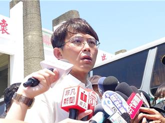 李俊俋遭爆用公務車接送愛犬  黃國昌批：邊哭窮邊濫用的東廠院