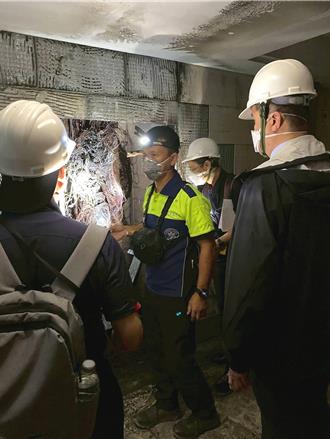 晴空匯大火害2人殉职满周年  仍查无真相？内政部：已完成初稿