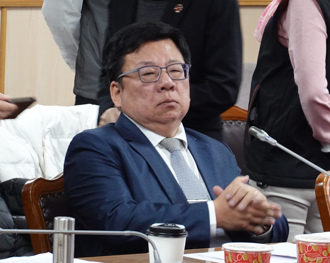  藍青年爆監院首長配車「這麼多」：難怪李俊俋濫用