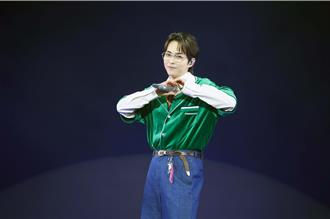 XIUMIN登寶島害羞告白台妹 穿鳳南高中制服高喊「我喜歡你」