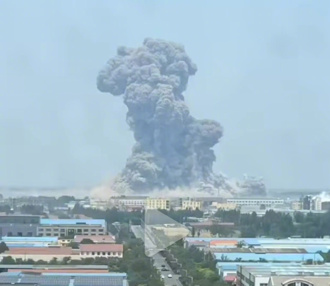 山東化工廠驚傳大爆炸！炸出恐怖蕈狀雲  驚悚畫面曝