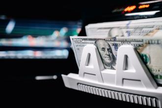 英鎊強彈、日圓回升 法人：關稅談判推升美元替代資產吸引力