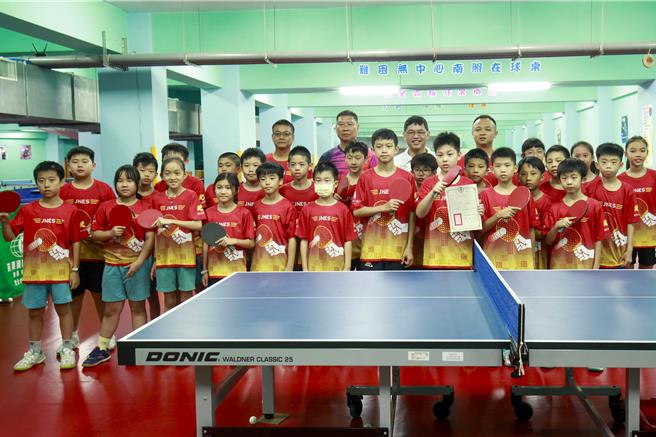 苗栗县照南国小长期致力推广桌球运动，近期国桌球少年排名赛及自由杯全国桌球锦标赛中表现优异。（吕丽甄摄）