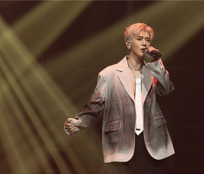 畢書盡近來翻唱多首經典歌曲。（索尼音樂提供）