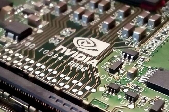 辉达预计周四发表财报，加上中东大单以及Oracle将砸400亿美元买晶片，AI伺服器相关个股表现强势。图／本报资料照片