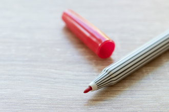 「红笔写名字」犯大忌 专家曝恐怖原因 