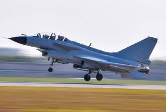 42架殲-10戰機二手的就好 它軍事戰略採購大轉向