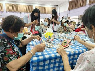 台電端午送暖攜手長輩畫龍舟 91歲嬤直呼有趣