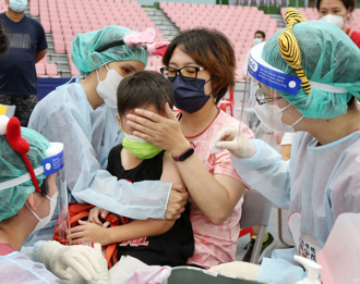 美國不再建議兒童、孕婦打新冠疫苗 台灣醫仍建議接種曝原因