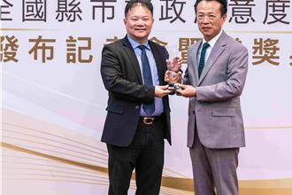 全國施政滿意度調查  嘉義縣「5金7銀」縣長翁章梁4度蟬聯滿意度金獎