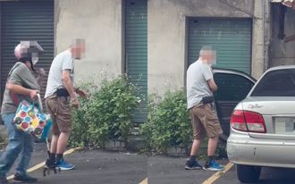 影》拐杖翁蹣跚爬上駕駛座開車！ 警察一攔驚見「駕照已註銷」