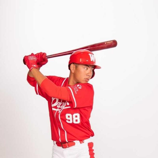 今年27岁魏全在2019年选秀，以第32的最后顺位被味全龙挑走。（图／翻摄自魏全脸书）