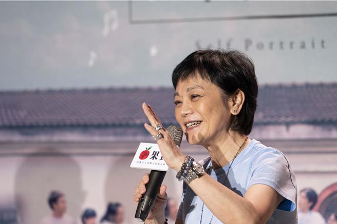 張艾嘉出席舞台劇《梁祝的繼承者們之自畫像》售票記者會。（果實文教基金會提供）