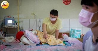 照顾重瘫爱女父又失业　夫妻吃超商折扣餐省钱给孩子买纱布