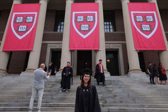 川普全面暫停美大學簽證面試 國際學生曝慘狀