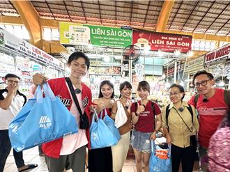 黃鐙輝越南搭訕年輕女生 喝「蛇蠍藥酒」妄想乒砰叫