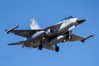 「空射雄三」密集模拟抛投测试   IDF成功验证抛投飞行气动稳定