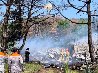 影》韓軍機「起飛7分鐘」墜山全毀 避開民宅釀4死