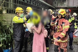 快訊》新北中和公寓火警！濃煙四竄 住戶一度受困陽台