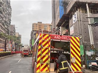 新北市新莊工地突發火災 消防局迅速撲滅無人傷亡