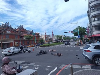 监视器曝光！台南重大车祸　人车喷飞酿1重伤1命危