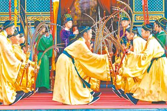 悖离史实的族群神话建构