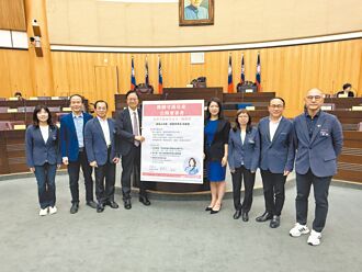 守護兒童公民 張善政簽承諾書