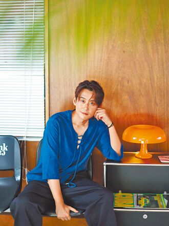 陳乃榮養妻防老在家演偶像劇