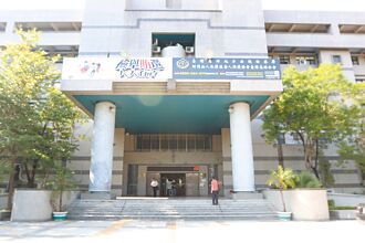 高雄 男持油桶、刀嗆聲 被判拘役50天