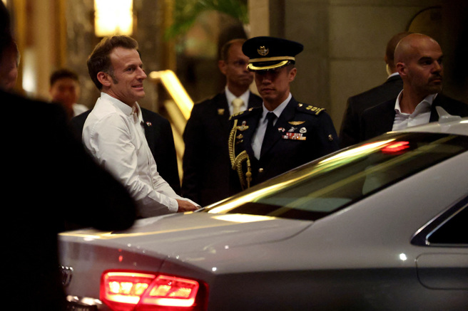 2025年5月29日，法國總統馬克宏於抵達新加坡參加香格里拉對話。（路透社）