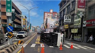 端午節台南男駕駛翻車 網笑：人家立蛋你立車