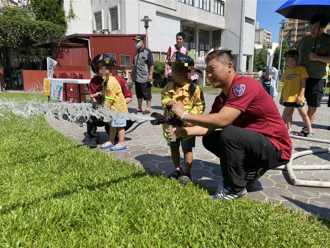 桃園龍岡公園「粽葉飄香玩水趣」 中路消防分隊宣導居家防火