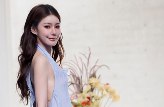 影》馬筱梅升格人妻「大露美背！」吸上萬人暈船：黑粉要發瘋了