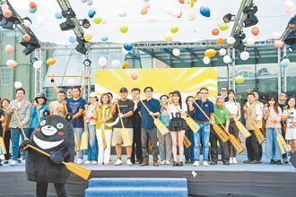 高市龙舟赛开幕 迈笑呛立委队难成军