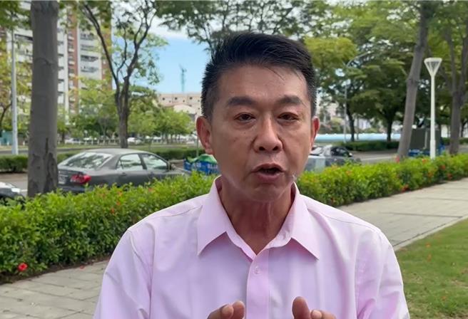 民进党立委许智杰今(31)日表示，二阶连署是公民团体为主、民进党为辅，三阶投票难度更高，民进党跟公民团体会并肩站在第一线。(许智杰立委办公室提供)