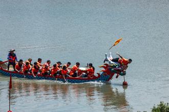 【端午龍舟賽國軍奪佳績 奮勇競渡展默契