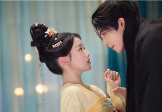 心臟暴擊！宋威龍床咚3連吻 包上恩羞喊：夫君收斂點