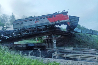 連2起！俄定調「橋遭引爆」 載數百人火車出軌數十死傷