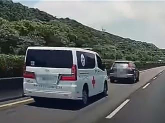 老翁擋救護車辯「高齡開車保守」 不服挨罰吊照！遭法官打臉