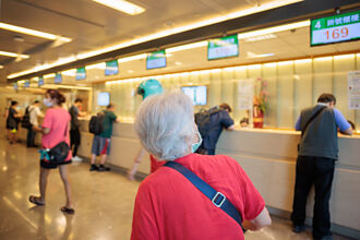 保單鑄三金 大樂退