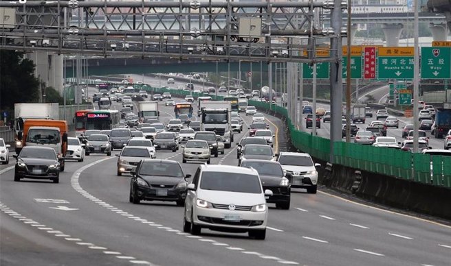 今是端午節連續假期收假日，交通部高速公路局預估，國道全線仍有11處路段易壅塞，且集中在下午1時後陸續出現。（本報資料照）