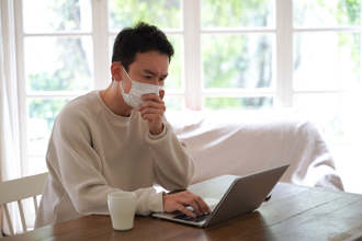 染新冠損智商 大型研究：連輕症都會變笨