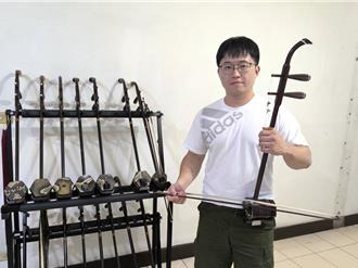 不只演奏二胡 他勤學成二胡製琴師推廣音樂
