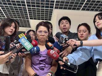 遭翁曉玲點名沒幫罷吳！藍議員郭昭巖今送連署書了：她可去看看