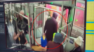 黑衣嫌竊合庫387萬鉅款 搭公車逃逸！畫面曝光