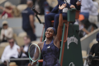 法網》首盤躲過9個破發點 高芙連5屆至少8強