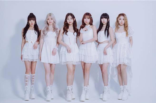 女團紫月光17（左起）、Yuki、Xiu、Yia、Brenda、Bling。（本質娛樂提供）